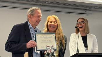 Graeme Batley receiving the Founders Award at the SETAC Australasia 2025 meeting